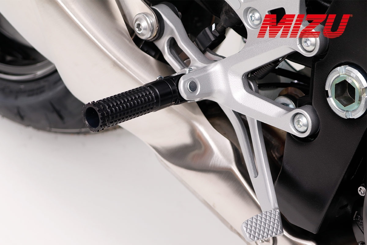 Race Fahrerfußraste V-Strom Bandit B-King Hayabusa GSX-R125 GSX-S1000